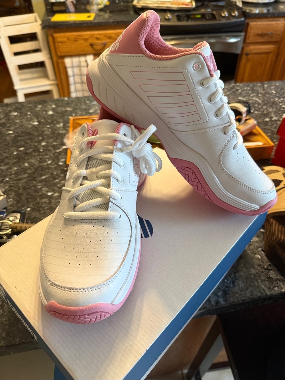K-Swiss Women's Tennis Shoes in White and Pink